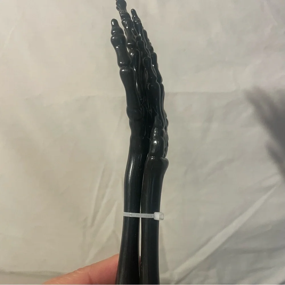 Skeleton tongs Black NEW grab for your holiday party